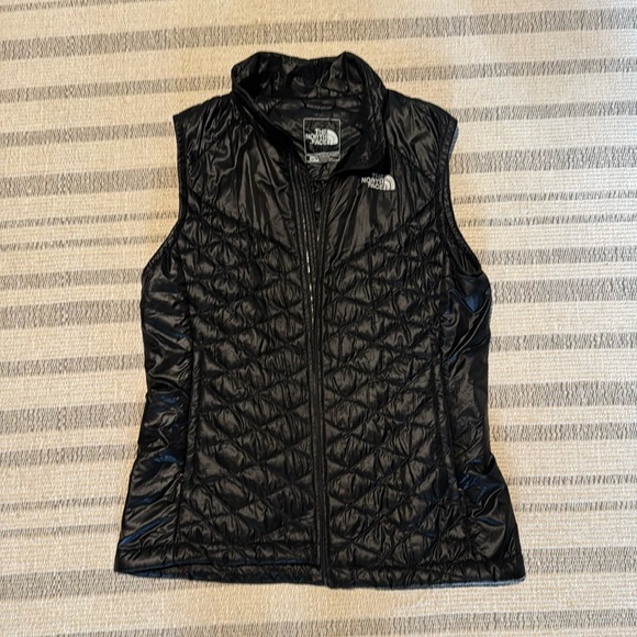 The North Face light weight, black, vest, size M - Picture 1 of 4
